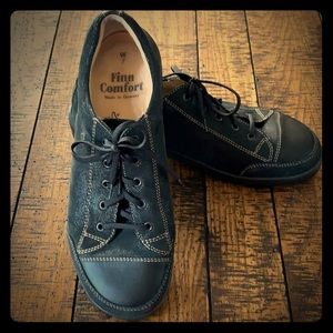 Women’s Finn Comfort size 12 lace up shoe